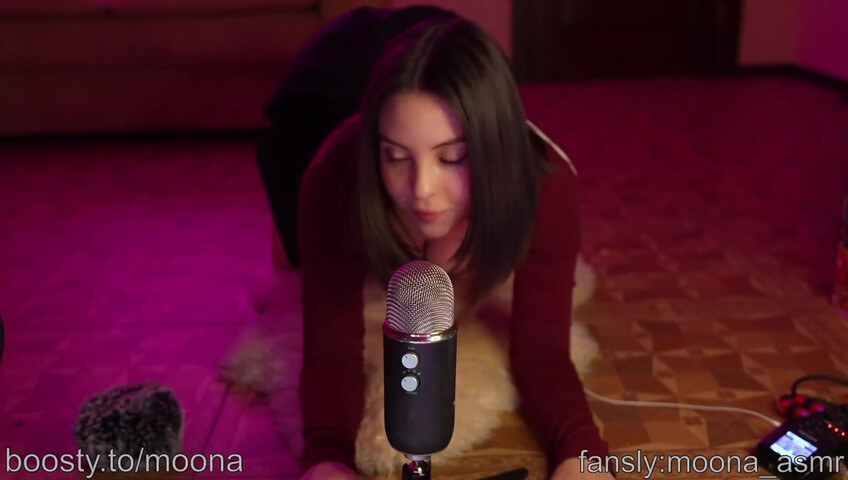 Moona ASMR - Ass and Boobs ASMR
