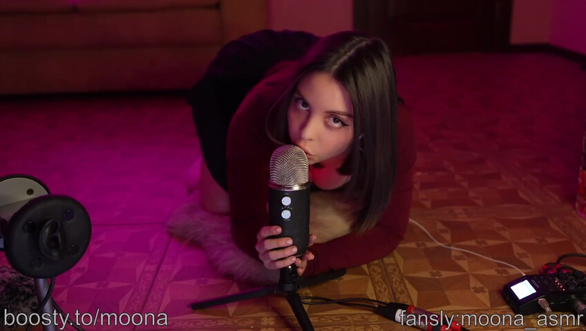 Moona ASMR - Ass and Boobs ASMR
