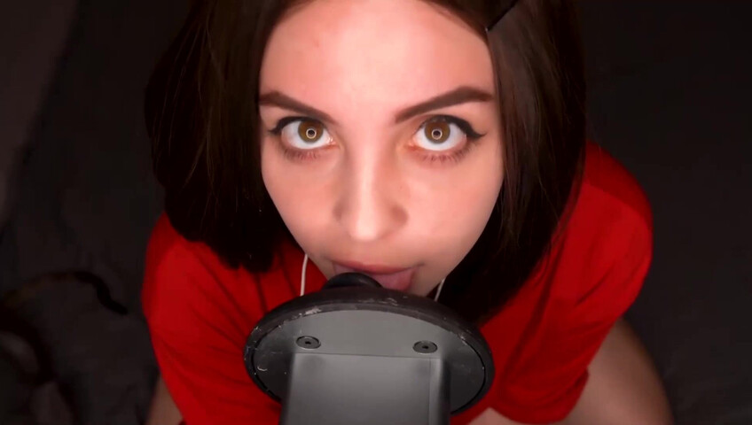 Moona ASMR - Licking In Yoga Leggings