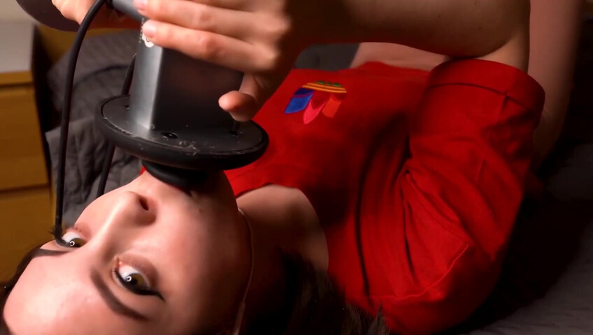 Moona ASMR - Licking In Yoga Leggings