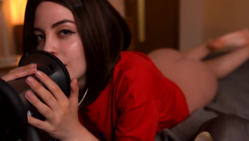 Moona ASMR - Licking In Yoga Leggings