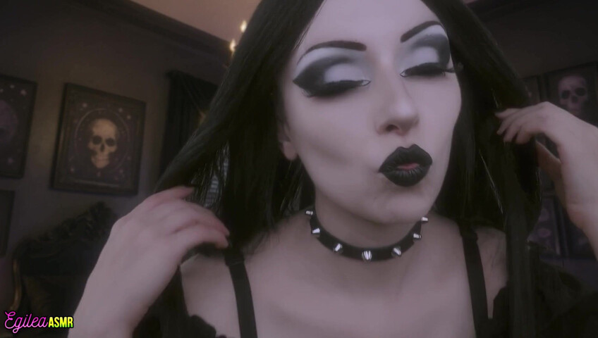 Egilea ASMR - Goth Girl Kisses You