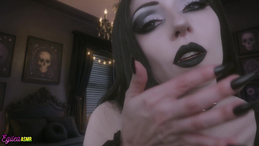 Egilea ASMR - Goth Girl Kisses You