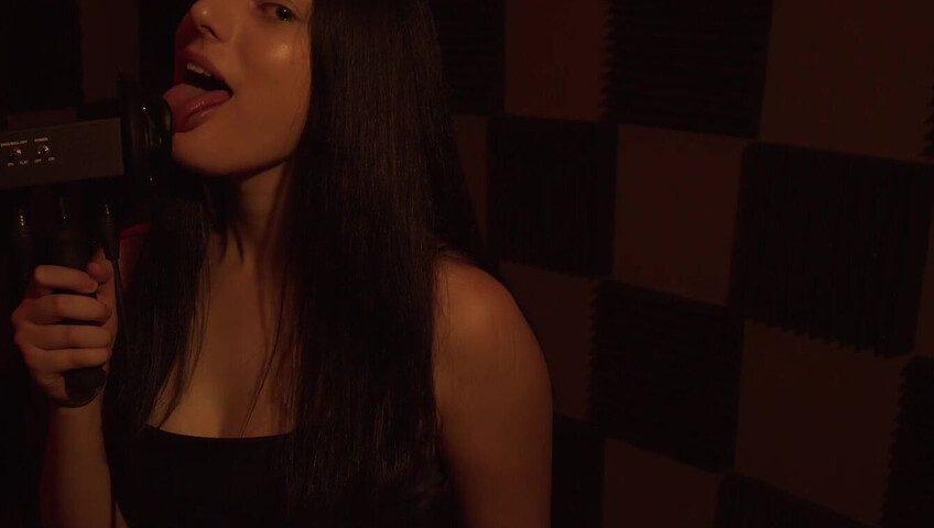 Ekko ASMR - 30 May 2021 - Bare Tits Ear Licking