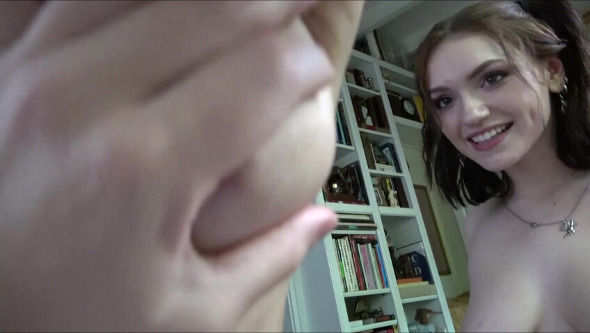 FamilyTherapy - 24 September 2021 - The Expert - Gracie Gates - Leana Lovings