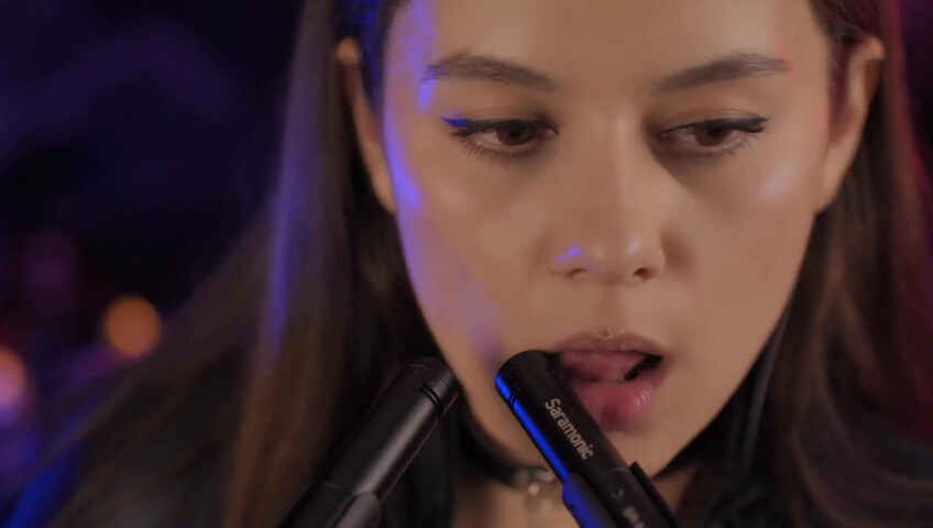 Honeygirl ASMR - Kisses