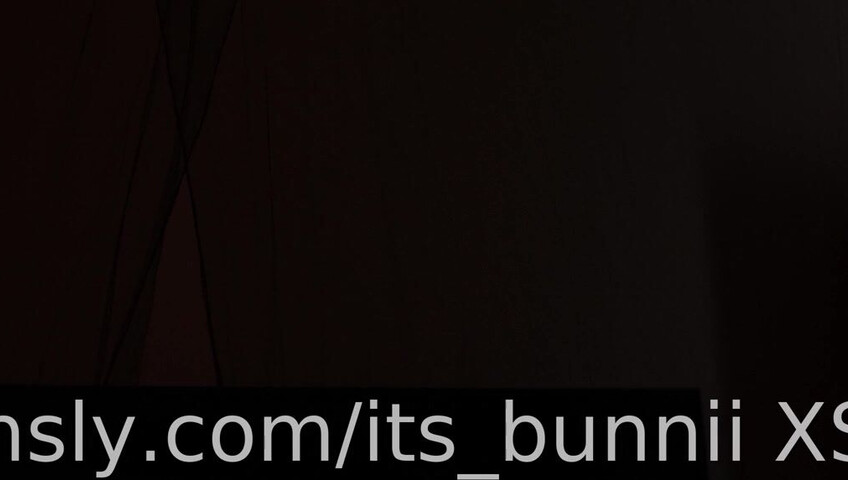Its_Bunnii - Prop ASMR in a Towel