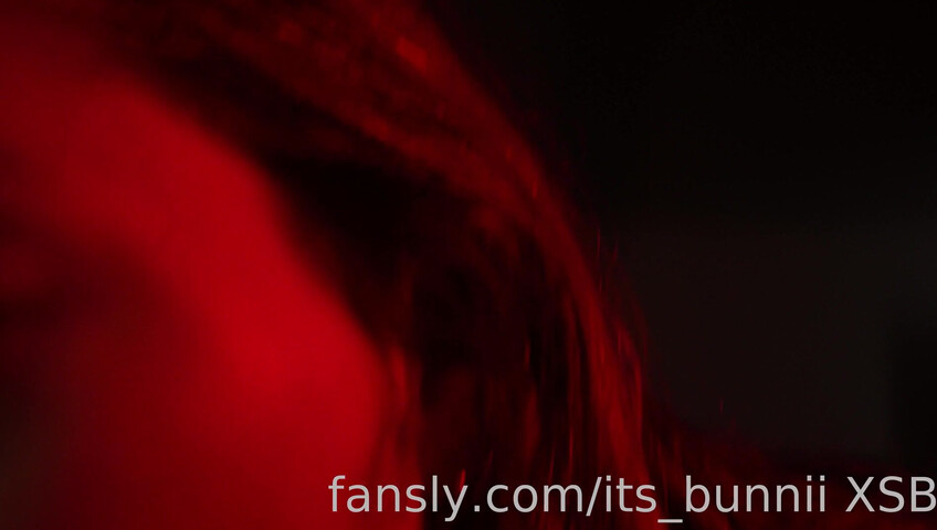 Its_Bunnii - Prop ASMR in a Towel