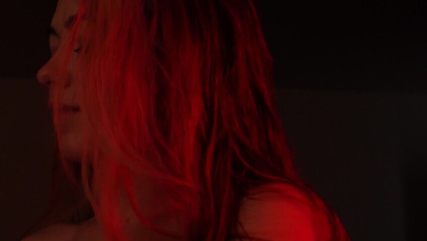 Its_Bunnii - Prop ASMR in a Towel