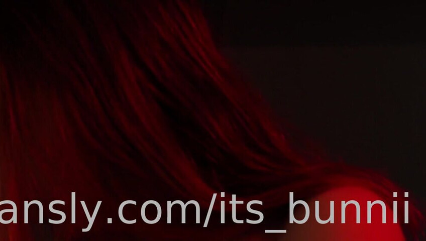 Its_Bunnii - Prop ASMR in a Towel