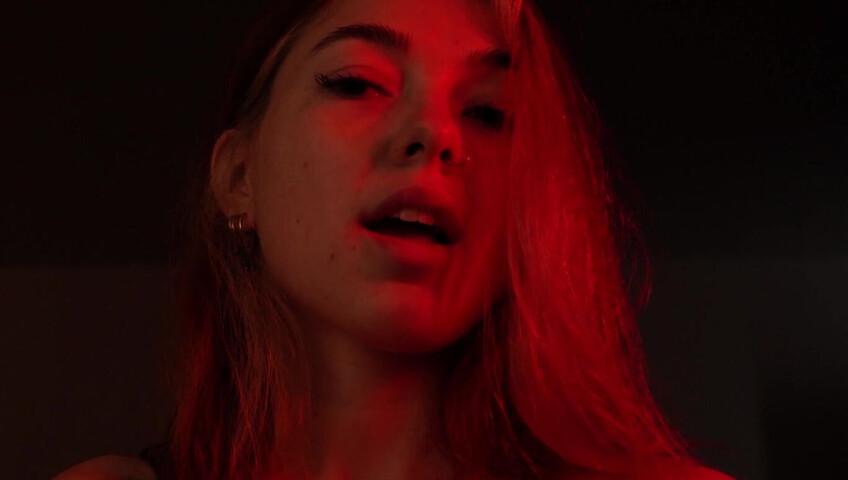 Its_Bunnii - Prop ASMR in a Towel