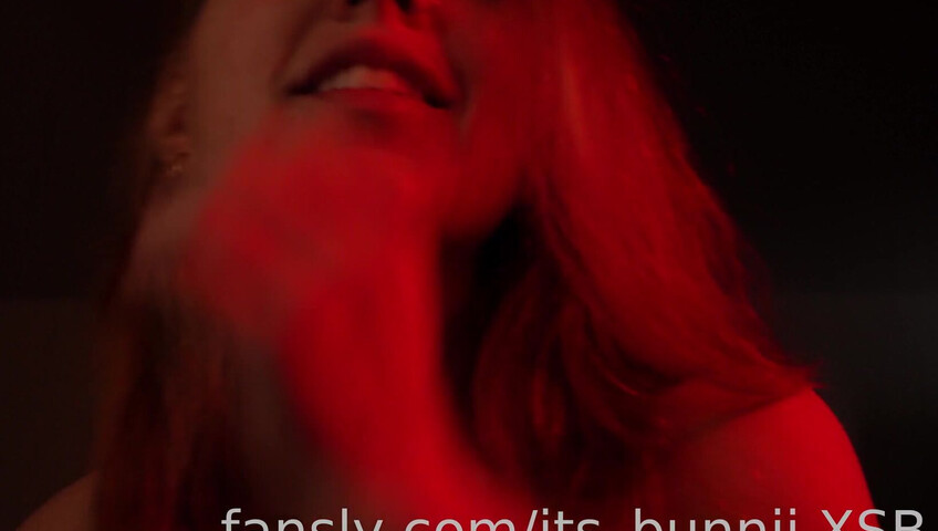 Its_Bunnii - Prop ASMR in a Towel