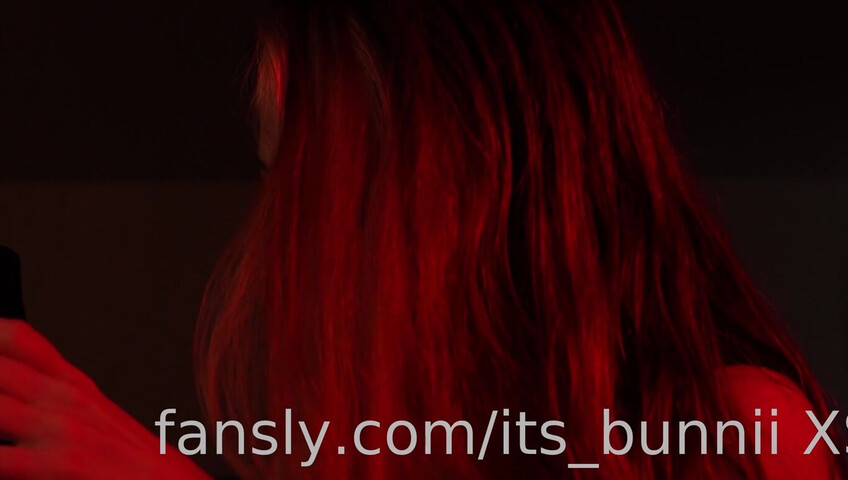 Its_Bunnii - Prop ASMR in a Towel