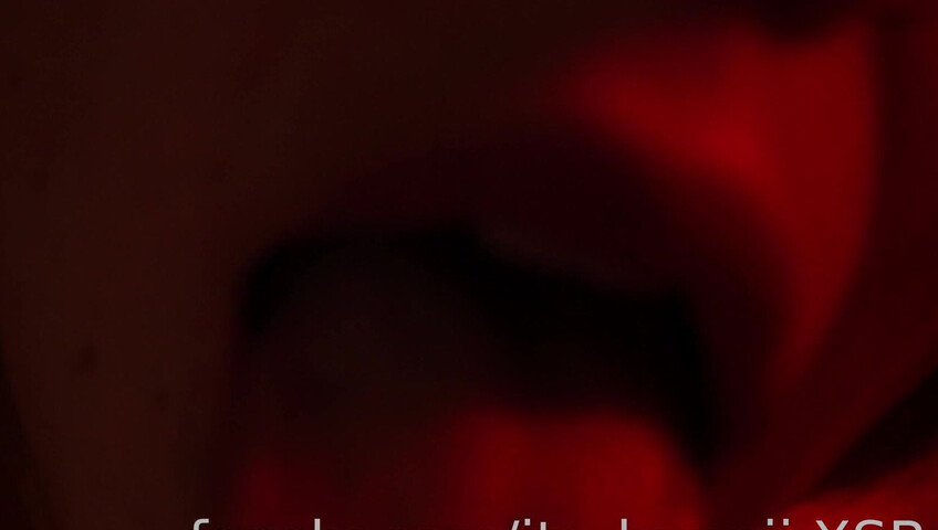 Its_Bunnii - Prop ASMR in a Towel