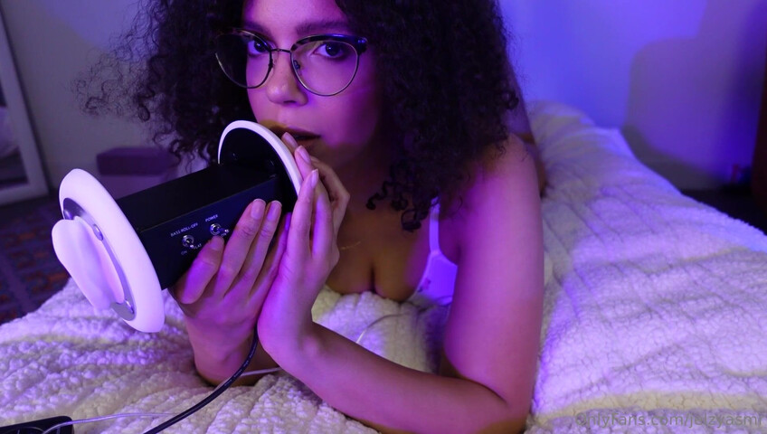 Jelzy ASMR - 31 March 2023 - Ass Closeup - Ear Eating