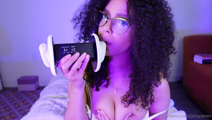 Jelzy ASMR - 31 March 2023 - Ass Closeup - Ear Eating