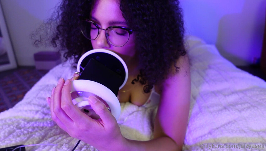 Jelzy ASMR - 31 March 2023 - Ass Closeup - Ear Eating