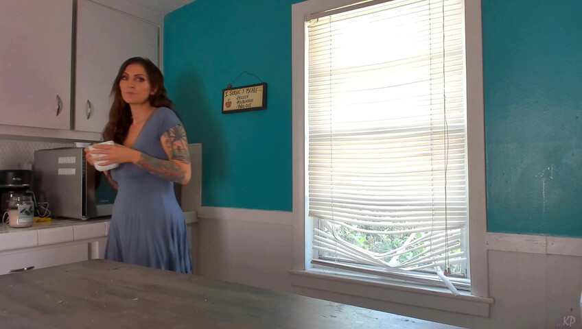 Kelly Payne - Watching Mom's Porn