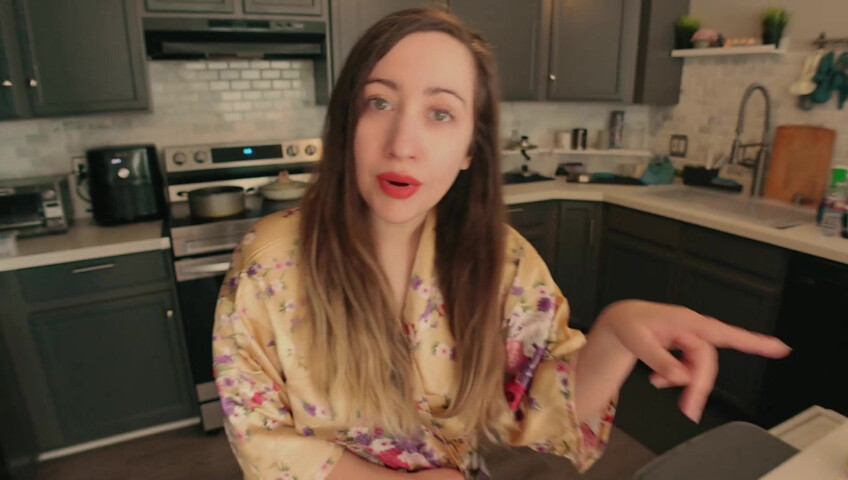 Lalunalewd - Don't Leave Your Mean Mommy