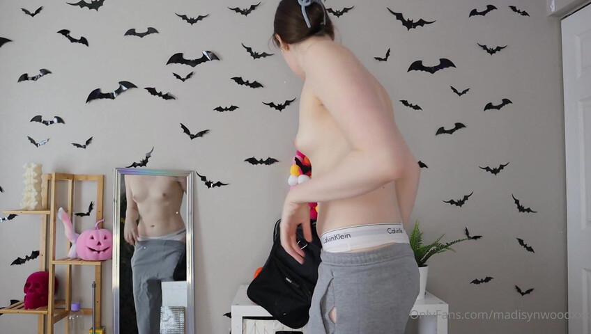 Madisynwood - Clumsy New Masseuse