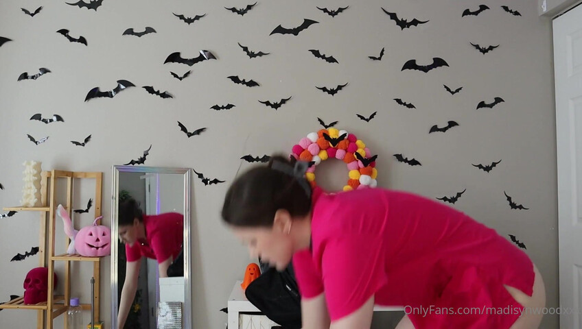 Madisynwood - Clumsy New Masseuse