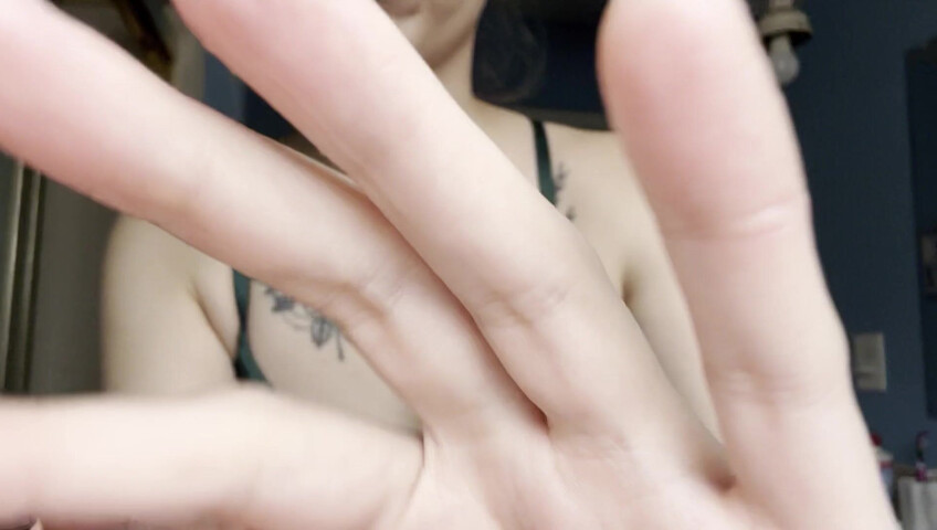 MadzzWorld - ASMR spit painting