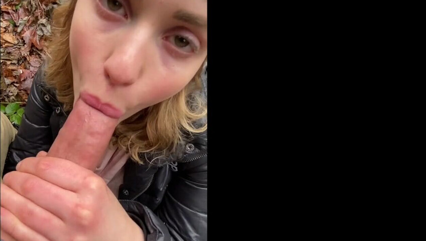 Mia Malkova Outdoor Blowjob