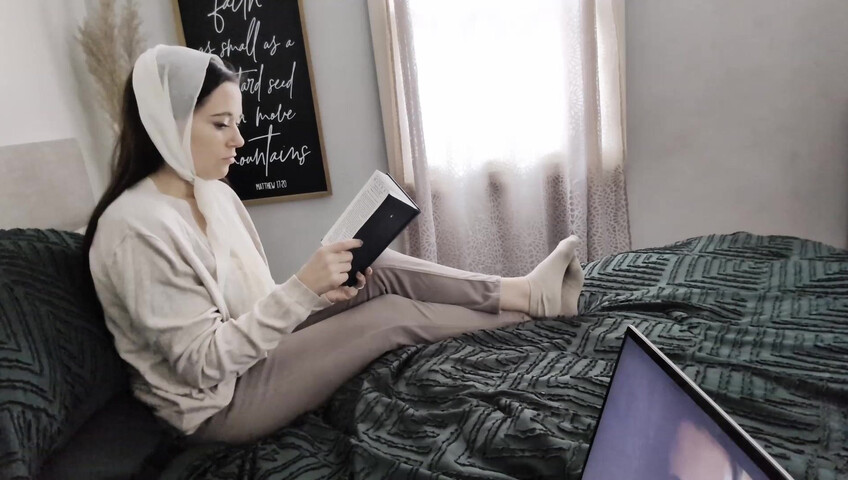 MilaMaeXO - Corrupting your Conservative Mom