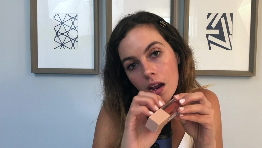 Miss Bell ASMR - Kisses and mouth sounds - 24 May 2021