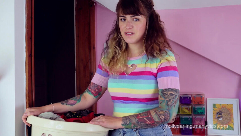 Molly Darling - Mommy Finds Your Porn