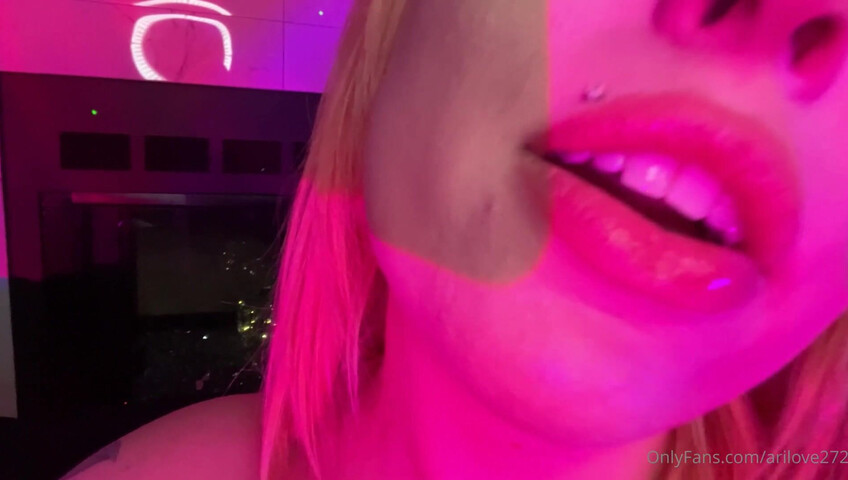 Post 'Ear to Ear ASMR Kisses, Scratches & Mouth Sounds Full toples..