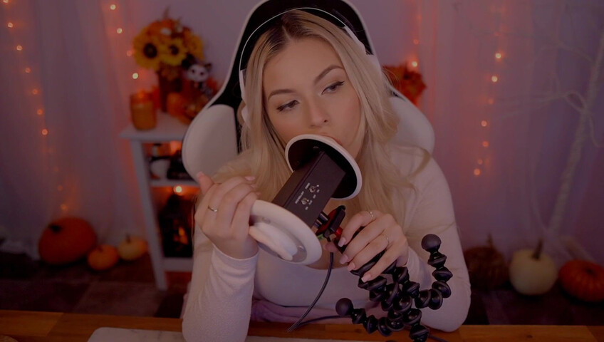 Puffin ASMR - Ear Eating