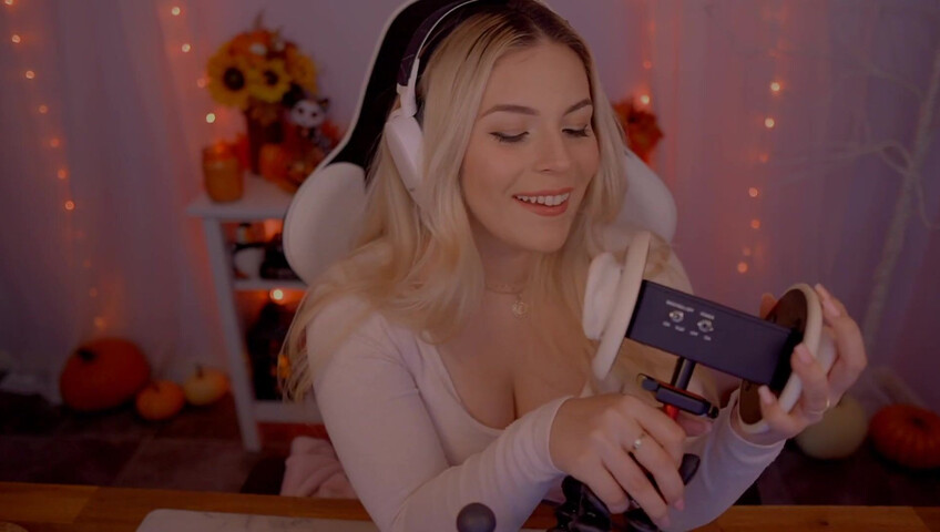 Puffin ASMR - Ear Eating