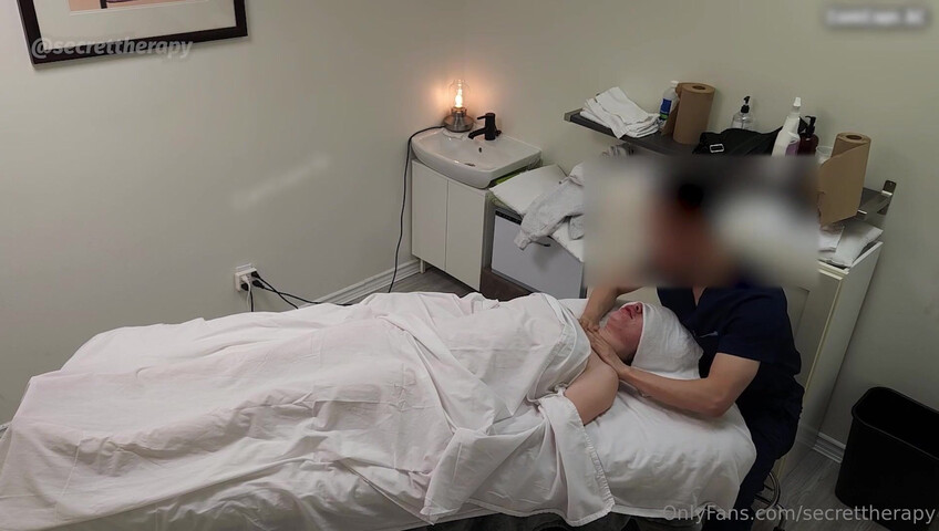 Secret Therapy - Petite MILF With A Perfect Bubble Butt - Lexi