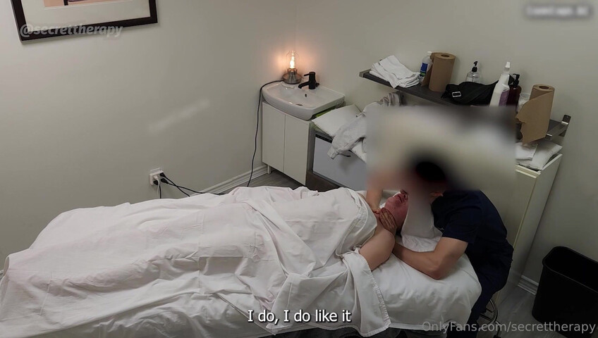 Secret Therapy - Petite MILF With A Perfect Bubble Butt - Lexi