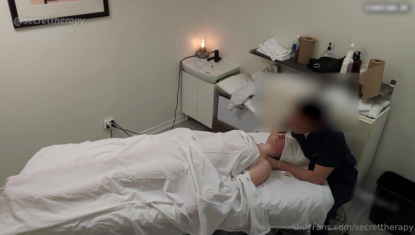 Secret Therapy - Petite MILF With A Perfect Bubble Butt - Lexi