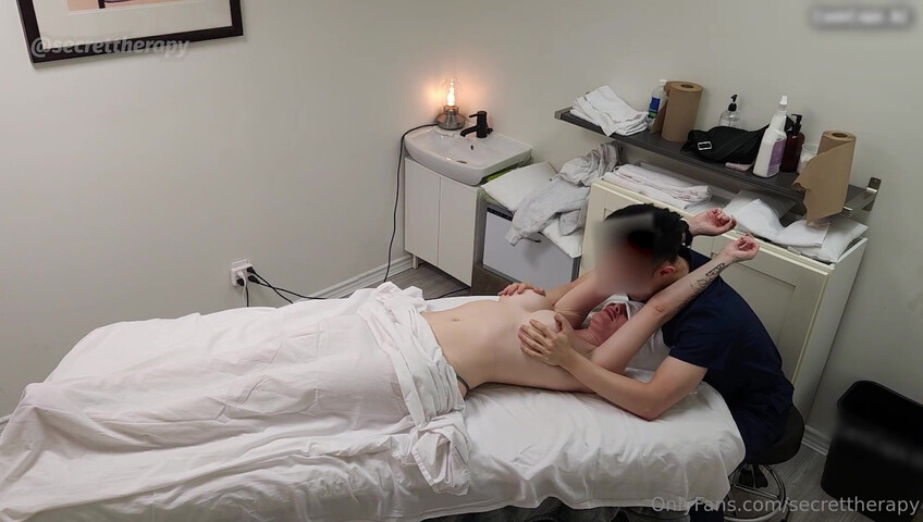 Secret Therapy - Petite MILF With A Perfect Bubble Butt - Lexi