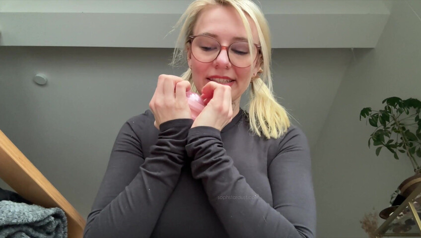 Soph Stardust ASMR - Positive Affirmations + Bra and Panties scratching