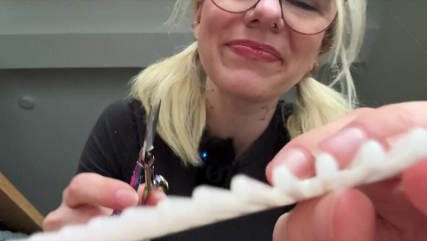 Soph Stardust ASMR - Positive Affirmations + Bra and Panties scratching