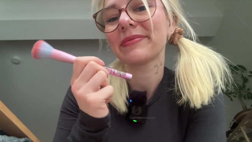 Soph Stardust ASMR - Positive Affirmations + Bra and Panties scratching