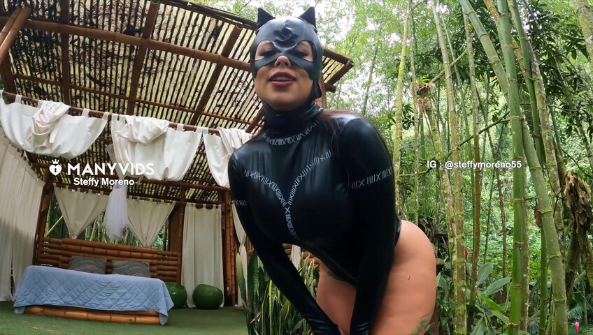 Steffy Moreno - Catwoman Anal & Squirt With Dildo