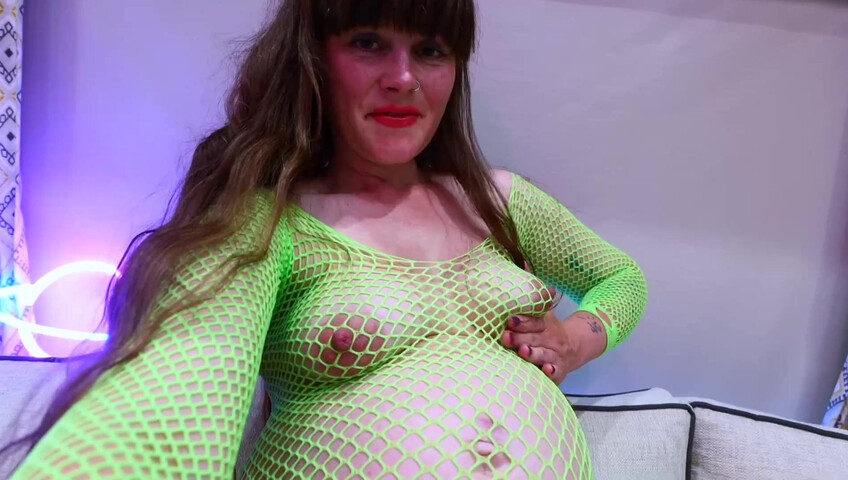 Sydney Harwin – THE ARRIVAL- Victoria Vore crash lands on earth!