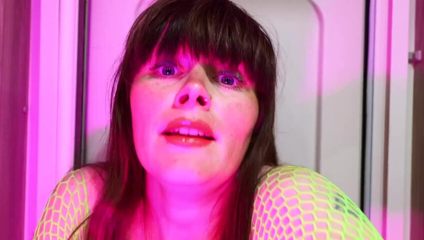 Sydney Harwin – THE ARRIVAL- Victoria Vore crash lands on earth!