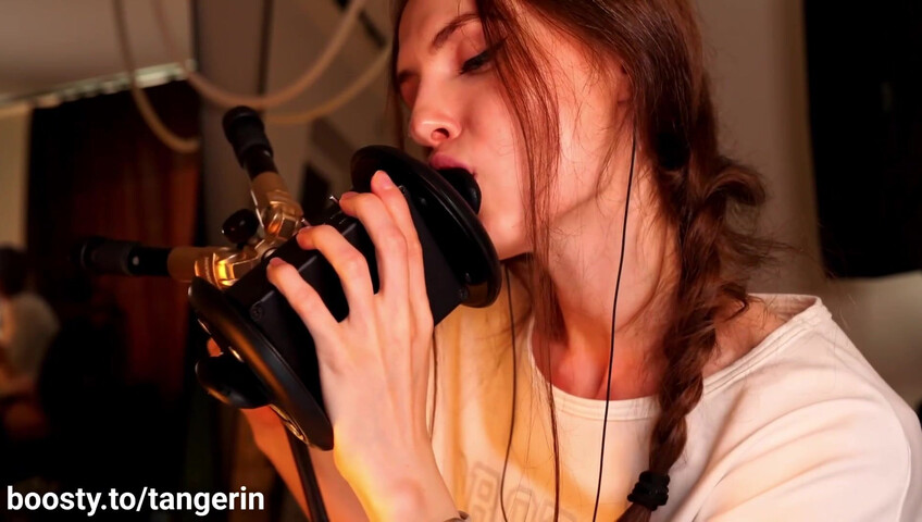 Tangerin ASMR - 3 Sep 2025 - Ear Licking (Close - Slow - Fast - Horizontal)