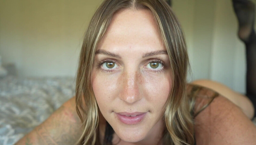 Tatum Christine - Mom's Sticky Situation