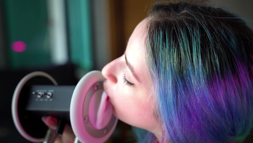 The Sounds of Girls - I Rub Against The Pillow For You, Moaning in Black Latex Suit