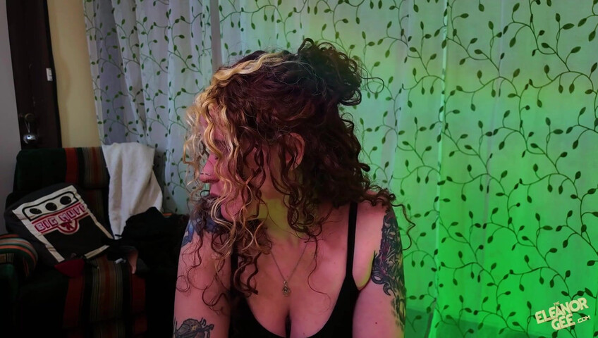 TheEleanorGee - Witch Bestie Lends a Helping Hand