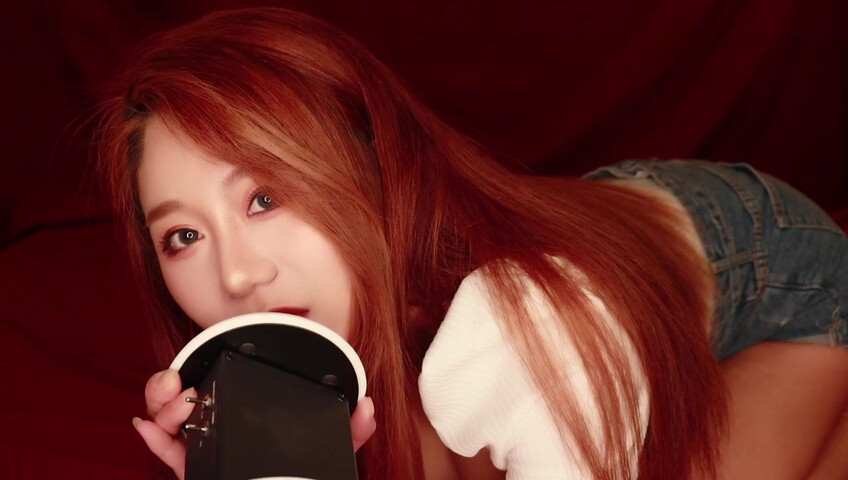 Uying ASMR - Girlfriend Gives You Cozy Sleepy Triggers In Bed to Help You Sleep