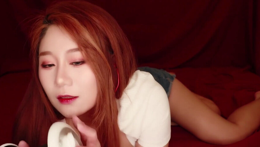 Uying ASMR - Girlfriend Gives You Cozy Sleepy Triggers In Bed to Help You Sleep