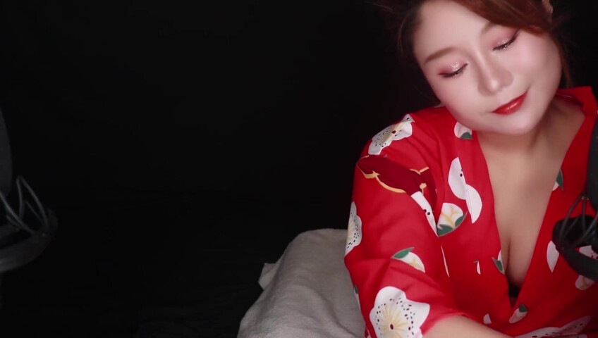 Uying ASMR - Kimono